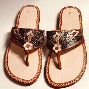 New Beautiful Leather Chanclas